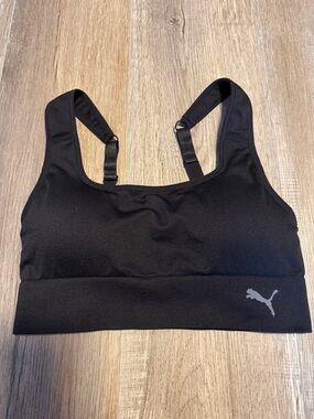 PUMA Black Scoop-Neck Sports Bra with Logo Girls Sports Bra Size Youth
Medium